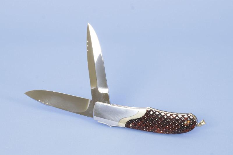 Custom Two Blade Knife by Tom Forgarizzu with Antique Quilted Tortoise Grips