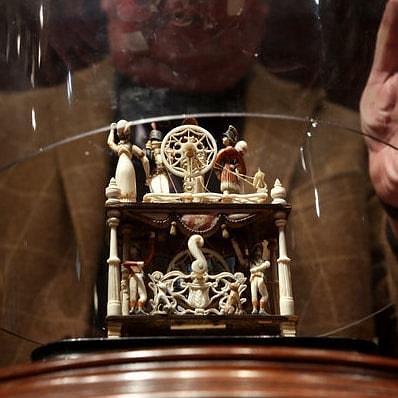 Part Ostentatious, Part Intimate